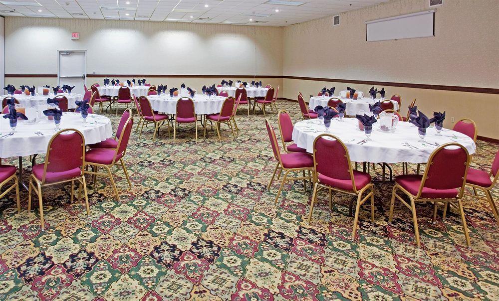 Country Inn & Suites By Radisson, Sidney, Ne Restoran gambar